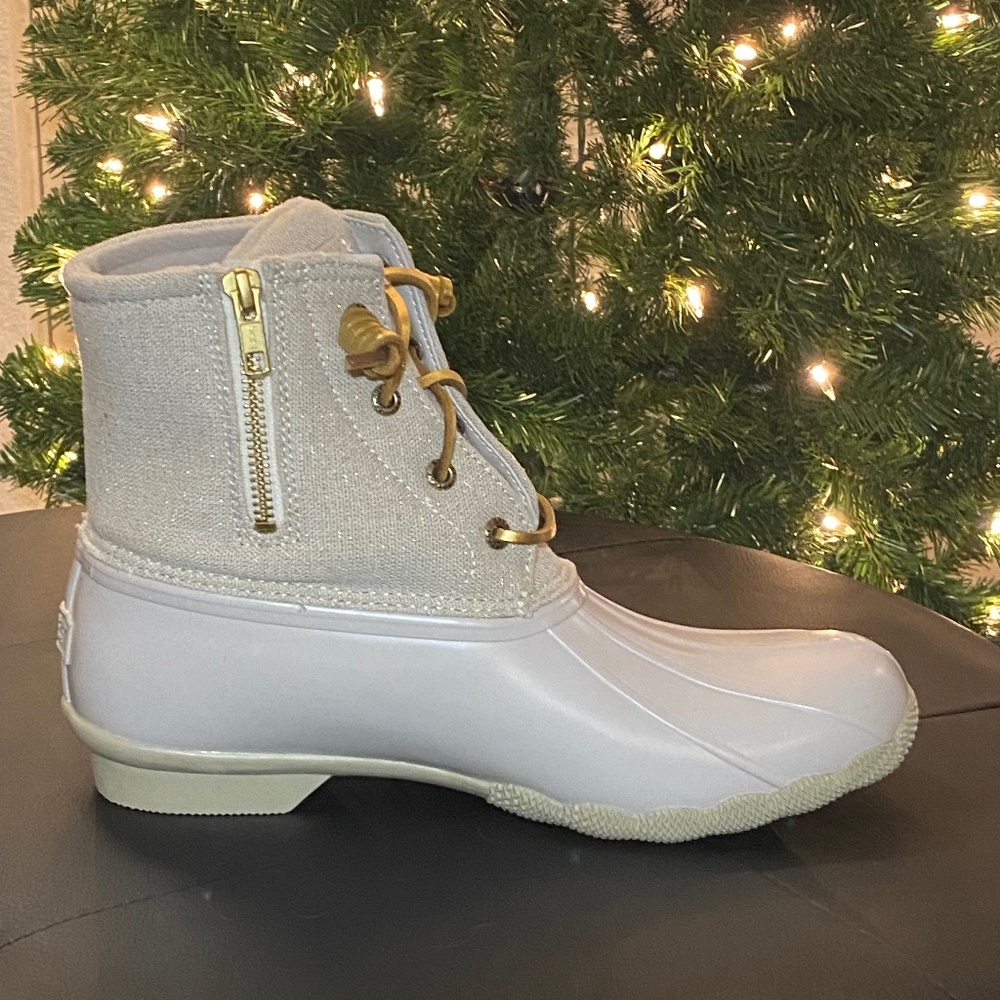 Sperry Saltwater Sparkle Ivory-Unopened Box so Color is Different than photos